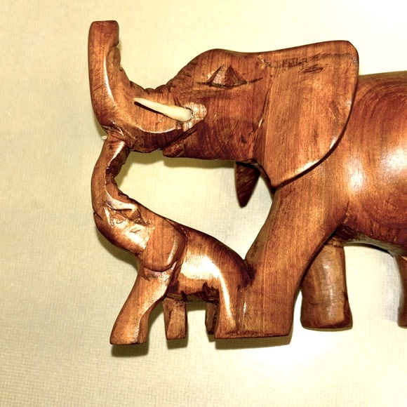 Elephant with baby-Hand Carved - Picture 11 of 11
